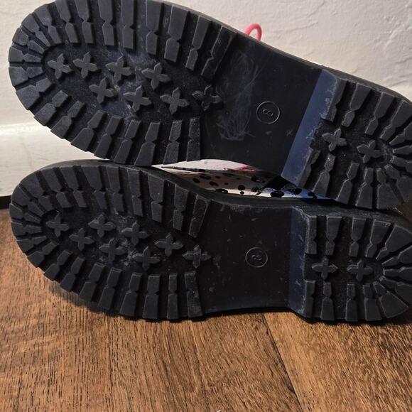 Betsey Johnson Black and white leopard print boots size 8 - Picture 4 of 8